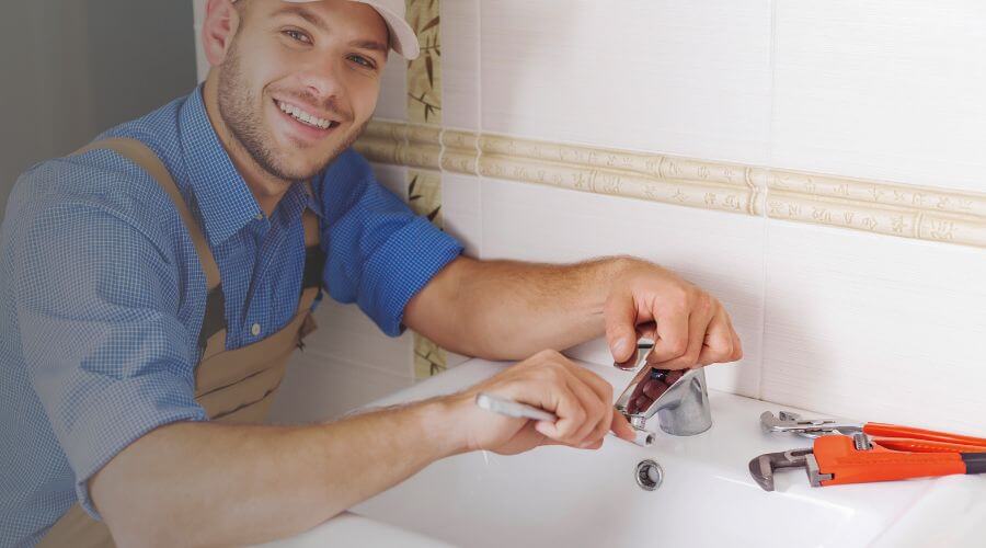 Professional clogged drains services in Vanderbilt, TX